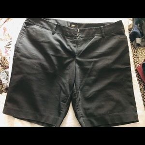 Mossimo walking shorts/black-size 16